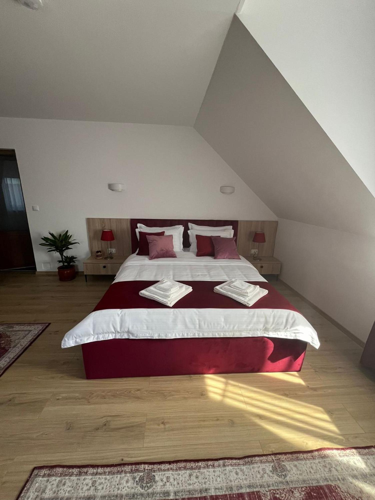 Kilometru108 Hotell Leordina Exteriör bild
